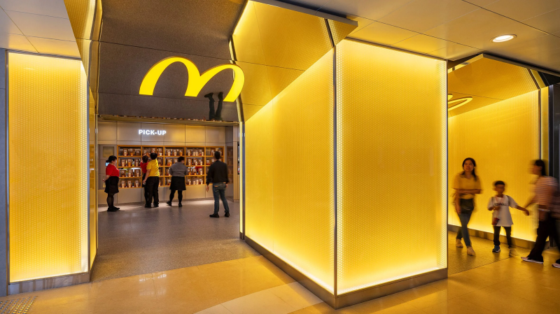 Landini Associates создали «эмоциональный» McDonald's в Гонконге