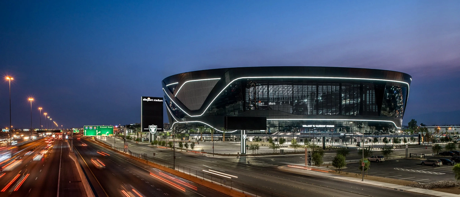 Manica Architecture спроектировали чёрный, гладкий, вдохновлённый спортивными автомобилями стадион Суперкубка НФЛ